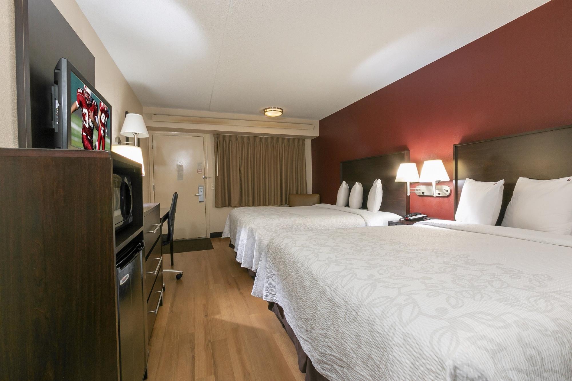 Hotel Red Roof Plus+ Pittsburgh East -